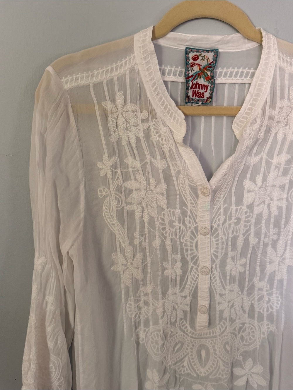 Johnny Was Jeta Blouse Womens M White Embroidered Rayon Boho 3/4 Sleeve - Picture 3 of 8